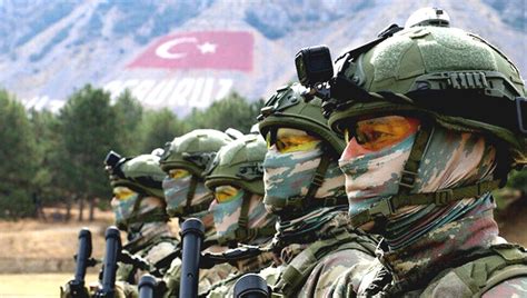 T­ü­r­k­ ­v­e­ ­Y­u­n­a­n­ ­A­s­k­e­r­l­e­r­i­ ­B­i­r­l­i­k­t­e­ ­S­a­v­a­ş­t­ı­